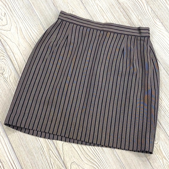 Escada Dresses & Skirts - Escada Black and White Herringbone Striped Mini skirt - sz 40